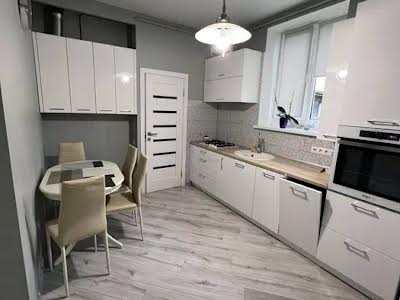 квартира по адресу Простая ул., 14