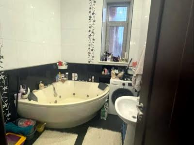 квартира за адресою Металіста вул., 8