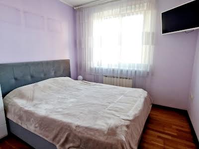 квартира за адресою Менахем-Мендл Шнеєрсона вул. (Мініна), 3