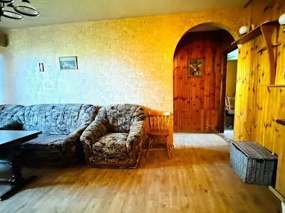 квартира за адресою Нескорених вул. (Героїв Праці), 12г