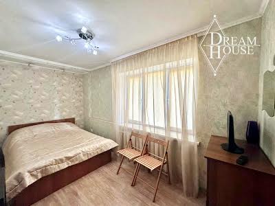 квартира за адресою Небесної Сотні, 16