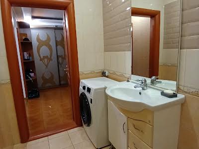 квартира за адресою Анни Ахматової вул., 43
