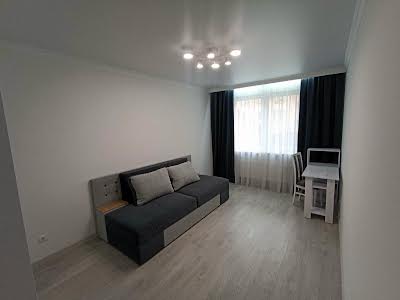 квартира за адресою Тролейбусна вул., 4
