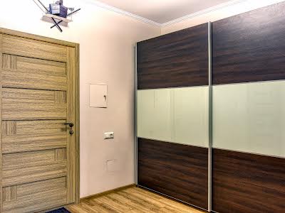 квартира по адресу Драгоманова ул., 2