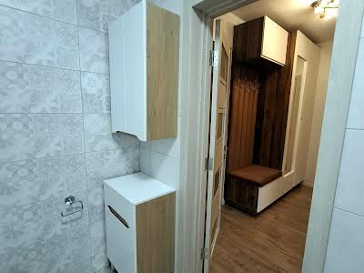 квартира за адресою Євгена Коновальця вул., 31б
