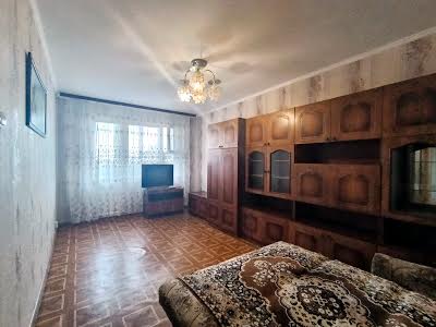 квартира за адресою Квітневий пров., 8