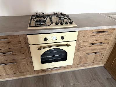 квартира за адресою академіка Сахарова, 10