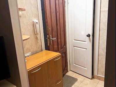 квартира за адресою Богатирська вул., 18