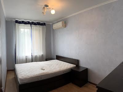 квартира за адресою Космонавта Поповича вул. (Космонавта Волкова), 2
