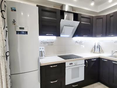 квартира за адресою Регенераторна вул., 4