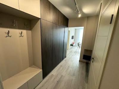 квартира за адресою Літературна вул., 10