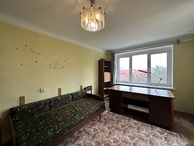 квартира за адресою Стадіонна вул., 13