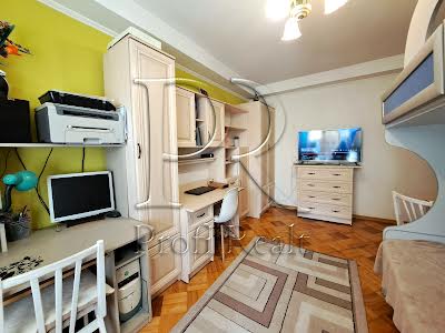 квартира за адресою Деревлянська вул. (Якіра), 20А
