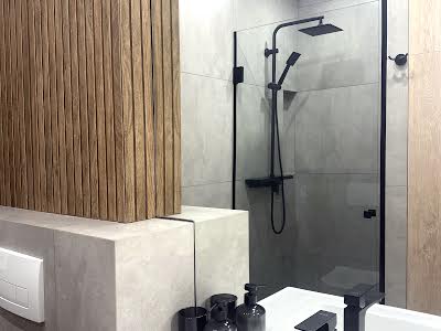 квартира за адресою Салютна вул., 2к8