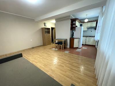 квартира за адресою Ушинського вул., 19