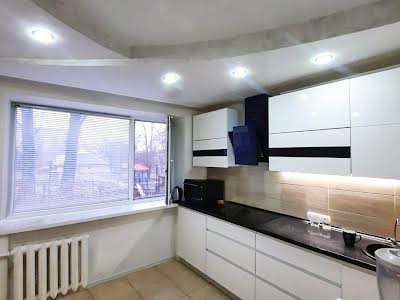 квартира по адресу Караваева ул. (Караваєва), 3