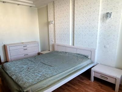 квартира за адресою Срібнокільська вул., 1