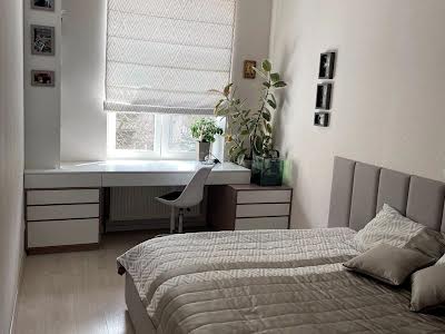 квартира за адресою Дорошенка Петра вул., 56