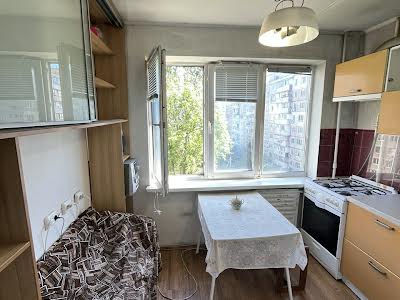 квартира за адресою Романа Шухевича просп. (Генерала Ватутіна), 6А