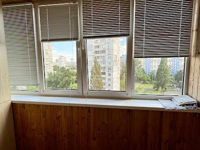 квартира за адресою Каштанова вул., 14-А
