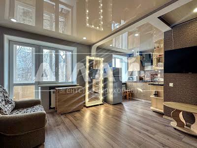квартира за адресою Портова вул., 15б