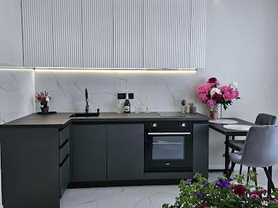 квартира за адресою Озерна вул., 27