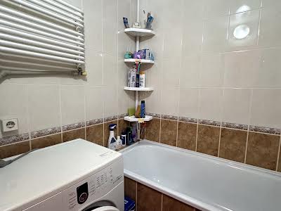 квартира за адресою Івана Миколайчука вул., 12