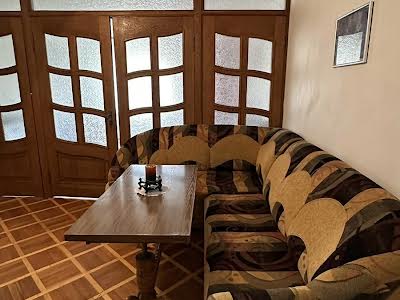 квартира за адресою Анни Ахматової вул., 3-А