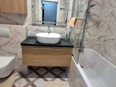 квартира за адресою Софії Русової вул., 3-А