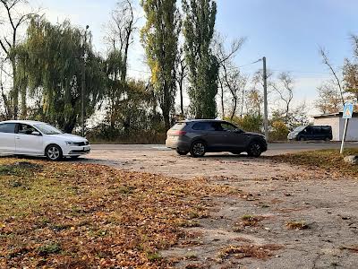 комерційна за адресою Незалежності вул., 228
