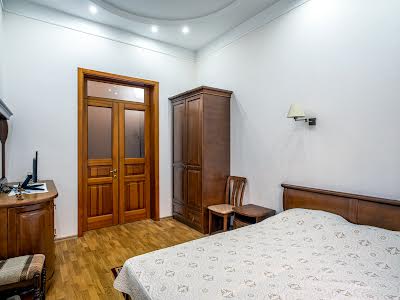 квартира за адресою Хрещатик, 15