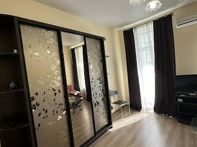 квартира за адресою Саксаганського вул., 102-Б