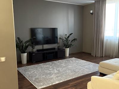 квартира за адресою Олімпійська вул., 10б