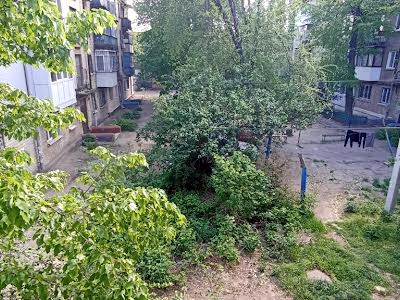 квартира по адресу Строителей ул., 27
