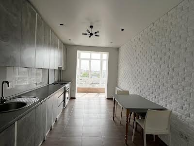 квартира по адресу Карпатська ул., 17-Б