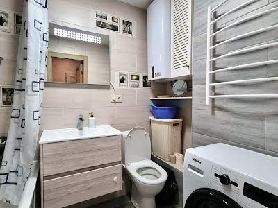 квартира за адресою Василя Симоненка вул., 105