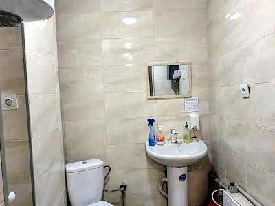 комерційна за адресою Віктора Френчка вул., 3