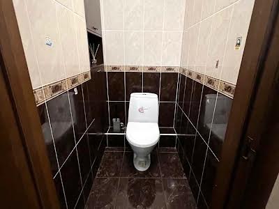 квартира за адресою Анни Ахматової вул., 22