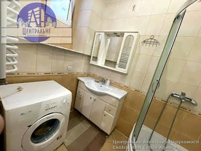 квартира по адресу Школьная ул., 10