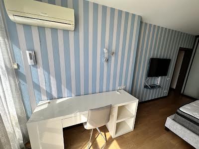 квартира за адресою Дніпровська набережна вул., 1