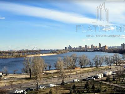 квартира по адресу Приречная ул., 5