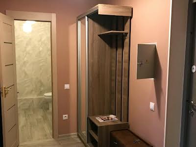 квартира за адресою Драгоманова вул., 10