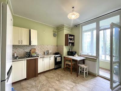 квартира по адресу Стрыйская ул., 202