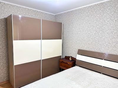 кімната за адресою Івана Миколайчука вул., 20