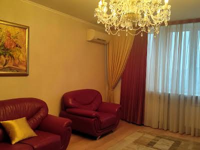квартира за адресою Срібнокільська вул., 1