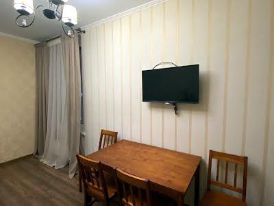 квартира за адресою Дніпровська набережна вул., 16-Д