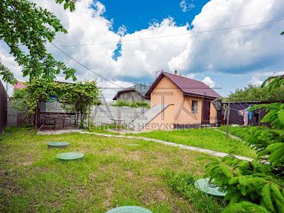 комерційна за адресою Садова вул., 22