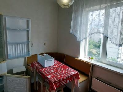 квартира за адресою Ревуцького вул., 13