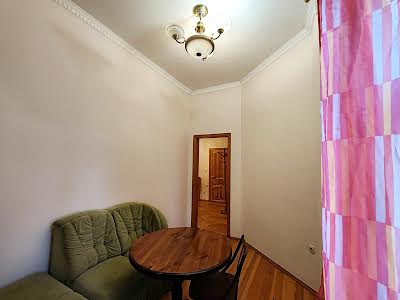 квартира по адресу Межигорская ул., 30