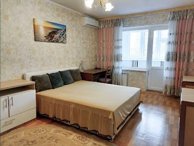 квартира по адресу Ревуцкого ул., 19/1